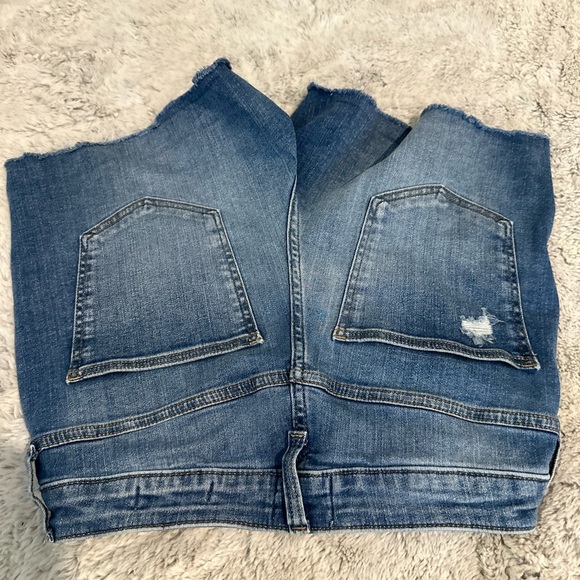 Universal Blue Distressed Jean Shorts - Picture 3 of 4